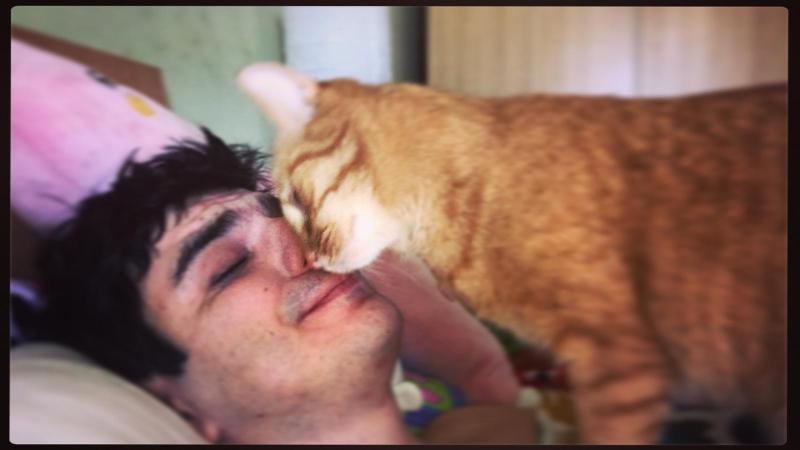 Alex Bogdan, interpretul polițistului Sică, din Mangalița, are acasă două ”fetițe”:  “Sunt independente, puternice și extrem de iubitoare”