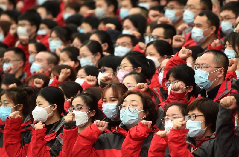 Încă un exemplu suprem de mobilizare! China va reconstrui o fabrica de măști medicinale în șase zile. Uzina ar urma să fabrice 250.000 de măşti medicinale pe zi