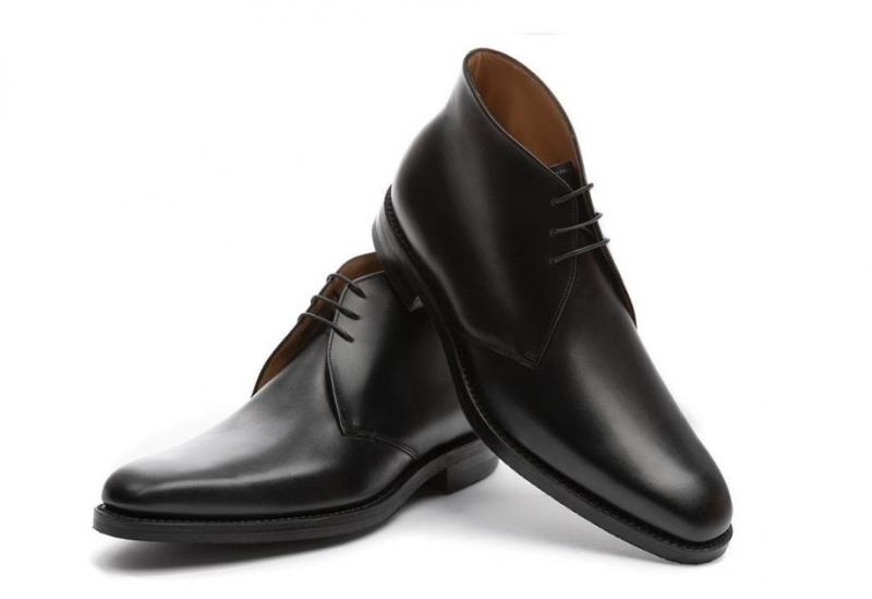 4 calități ale ghetelor care fac o echipă de succes cu costumul de business