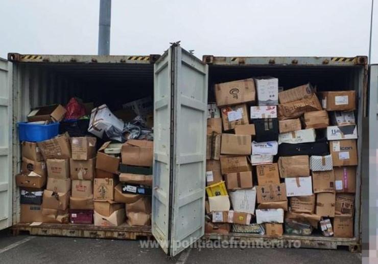 În plin scandal al deşeurilor ilegale, alte 16 containere cu gunoaie au fost decoperite în Constanţa