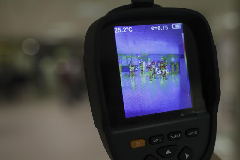 Măsuri extraordinare pe Aeroportul Otopeni. Primele imagini cu culoarul special pentru românii care vin din Italia - FOTO