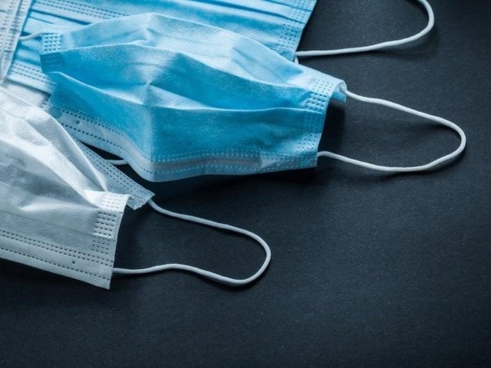 Ce pățești dacă porți masca medicală timp de o oră! Detaliul ce te poate costa viața