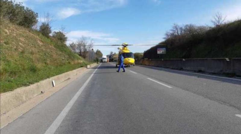 O româncă disperată din Italia a implorat ajutor pe autostradă! „Veniţi, cineva i-a tăiat gâtul soţului meu!”