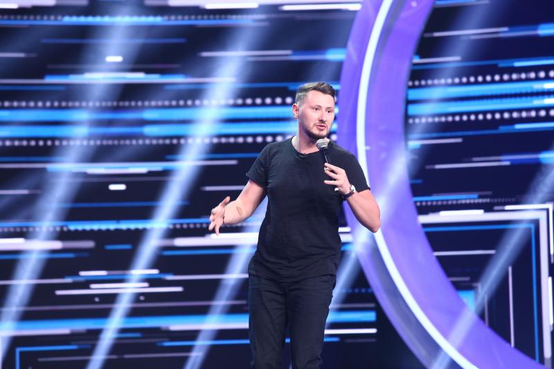 Claudiu Popa s-a dezlănțuit la iUmor! A fost incendiu de glume fierbinți! „Auzi, ai o țigare? Că foc am”