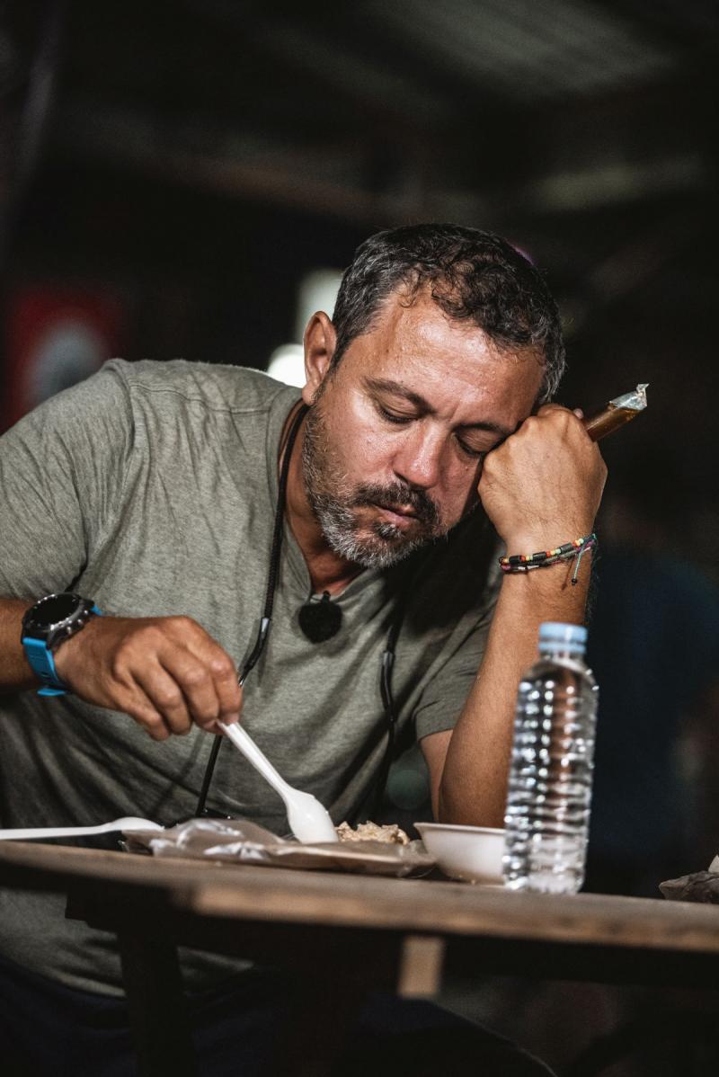 Chef Sorin Bontea și Răzvan Fodor serviți cu delicatese în Asia Express, sezonul 3: ciorbă de găină cu sânge