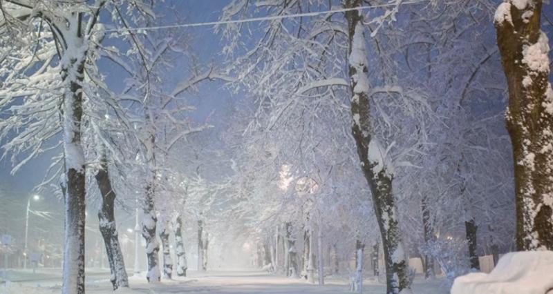 Imagini spectaculoase - Iarnă ca &icirc;n povești &icirc;n Capitală! Orașul a fost transformat &icirc;ntr-un castel al zăpezii
