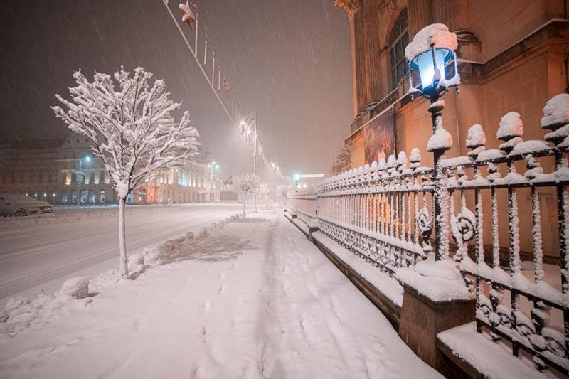 Imagini spectaculoase - Iarnă ca &icirc;n povești &icirc;n Capitală! Orașul a fost transformat &icirc;ntr-un castel al zăpezii