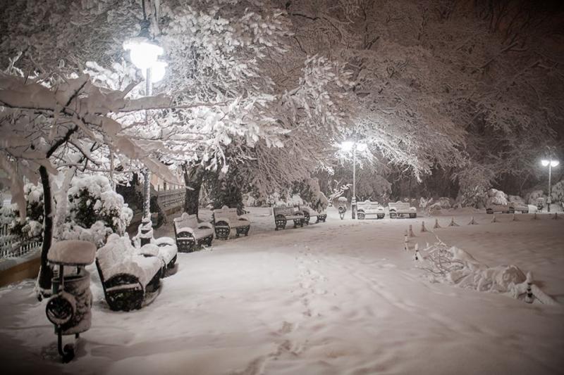 Imagini spectaculoase - Iarnă ca &icirc;n povești &icirc;n Capitală! Orașul a fost transformat &icirc;ntr-un castel al zăpezii