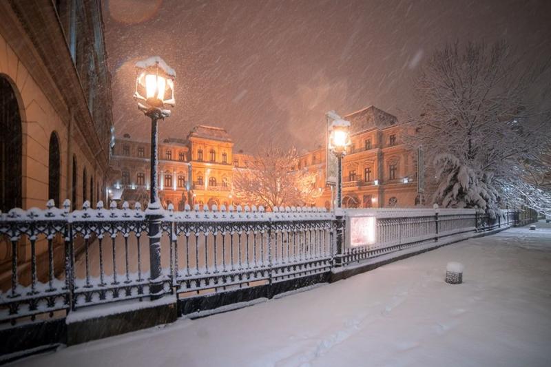 Imagini spectaculoase - Iarnă ca în povești în Capitală! Orașul a fost transformat într-un castel al zăpezii