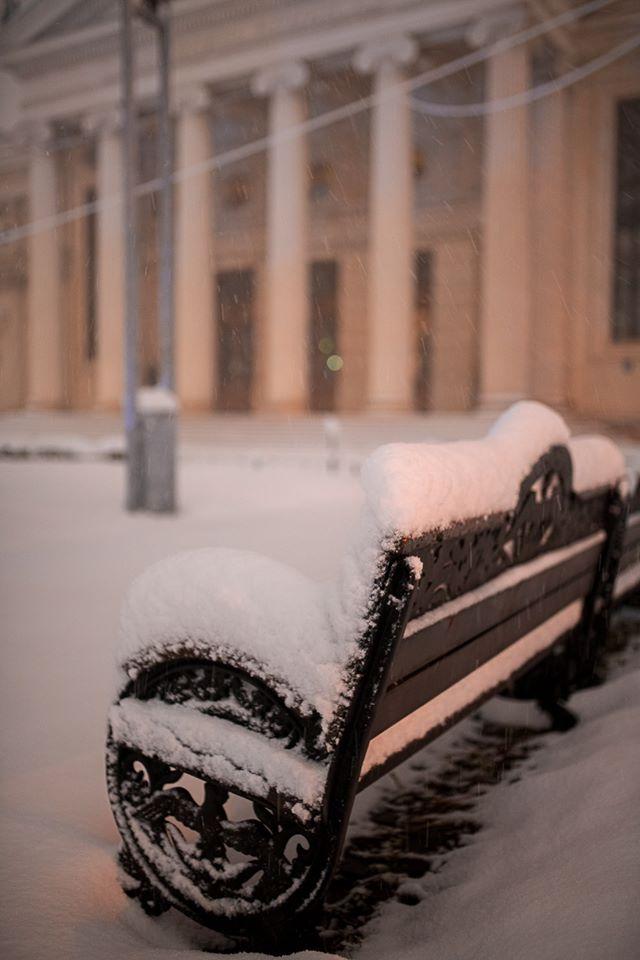 Imagini spectaculoase - Iarnă ca &icirc;n povești &icirc;n Capitală! Orașul a fost transformat &icirc;ntr-un castel al zăpezii