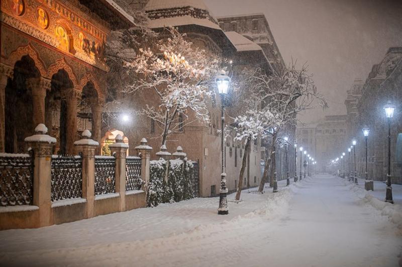 Imagini spectaculoase - Iarnă ca &icirc;n povești &icirc;n Capitală! Orașul a fost transformat &icirc;ntr-un castel al zăpezii