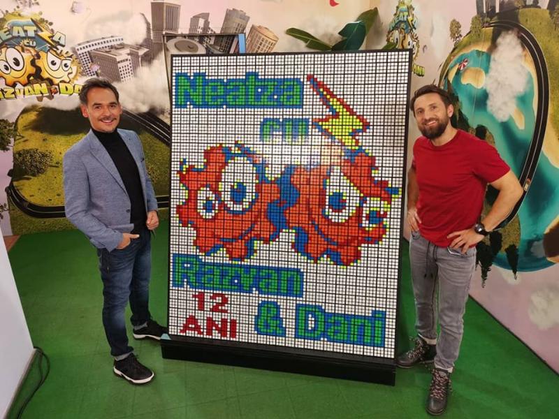 Mulți ani trăiascăăă! Anul 13 de "Neatza cu Răzvan și Dani", start! Ne revedem de luni, de la 8 fix. Mulțumim pentru prezență!