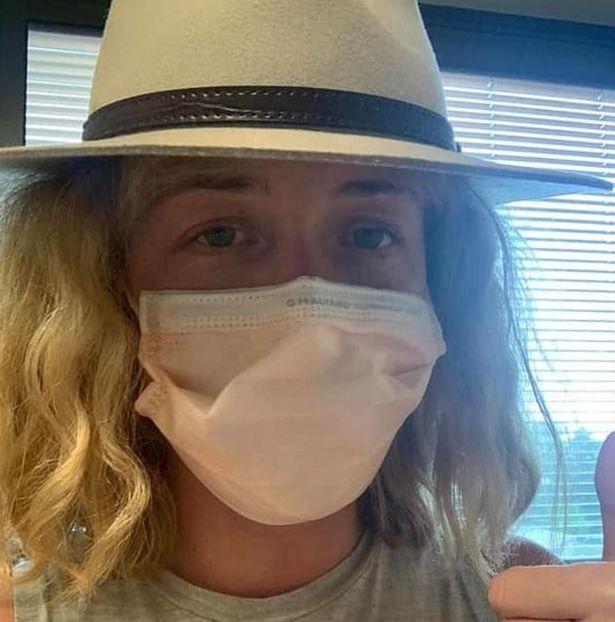 „Îți ard ochii, simți cum ți se dilată toți porii din corp” - Trei pacienți infectați cu coronavirus au descris în detaliu ce stări provoacă virusul COVID-19