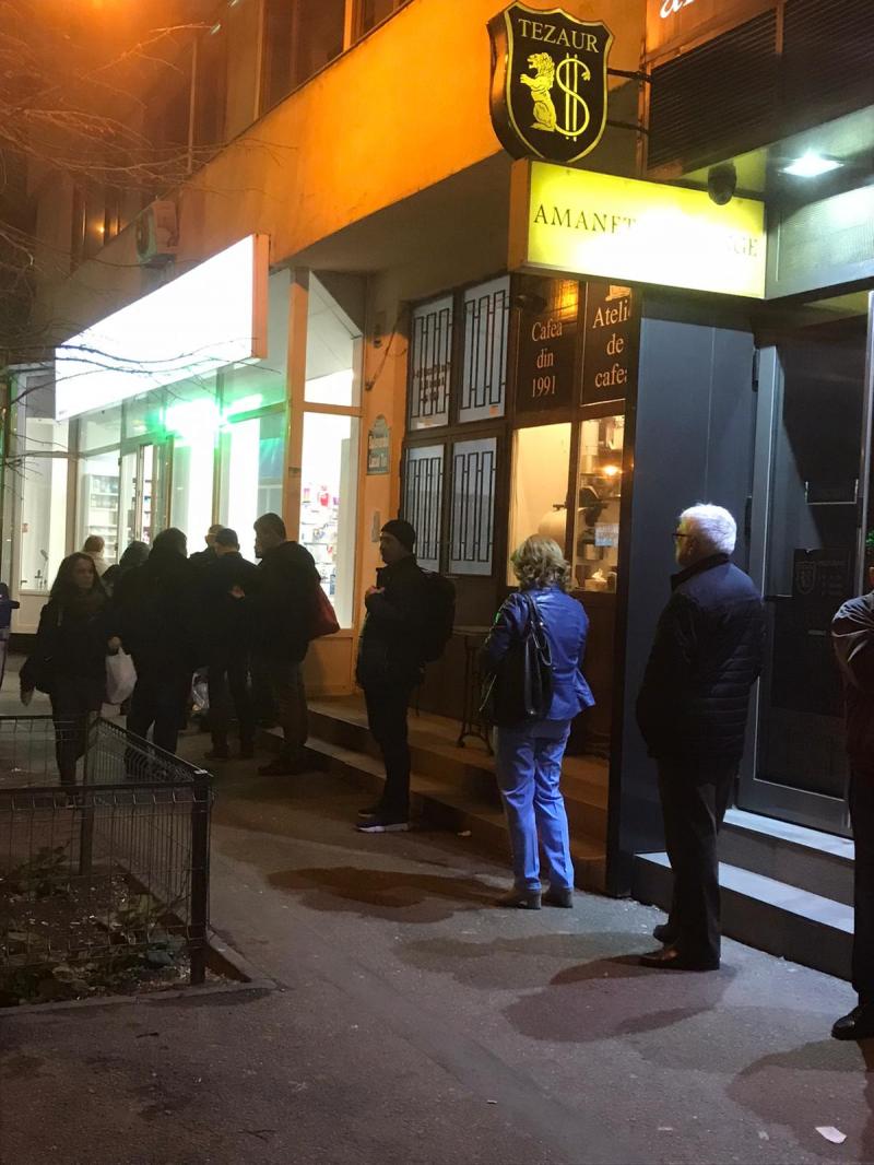 Românii se tem de efectele pandemiei coronavirus. Cum arată rafturile din Carrefour, Kaufland, Lidl, Mega Image sau Auchan - FOTO