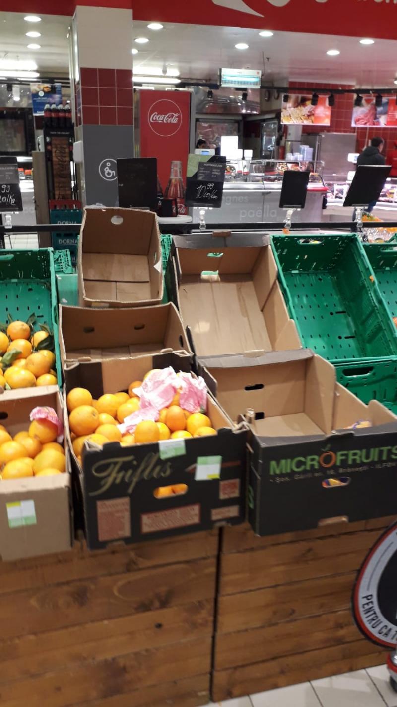 Românii se tem de efectele pandemiei coronavirus. Cum arată rafturile din Carrefour, Kaufland, Lidl, Mega Image sau Auchan - FOTO