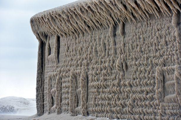 Imagini uimitoare în New York! Case complet înghețate din cauza temperaturilor sub zero grade. „Bine ați venit la Narnia” Video