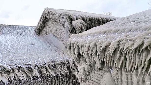 Imagini uimitoare în New York! Case complet înghețate din cauza temperaturilor sub zero grade. „Bine ați venit la Narnia” Video