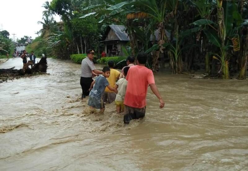 2020, ce ai cu noi? Doar trei luni și omenirea duce o cruce grea