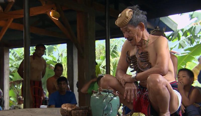 Au ajuns pe mâna „vânătorilor de capete”! Vedetele de la Asia Express au trăit momente unice: „Aveau oase la gât”