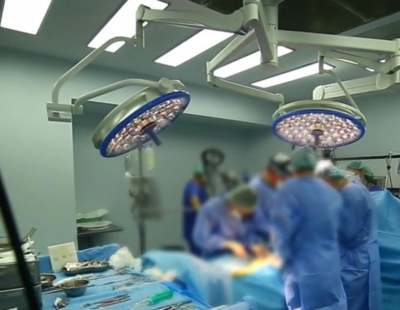 Caz halucinant! Medic din Gorj, nevoit să opereze un pacient suspect de coronavirus fără echipament de protecție