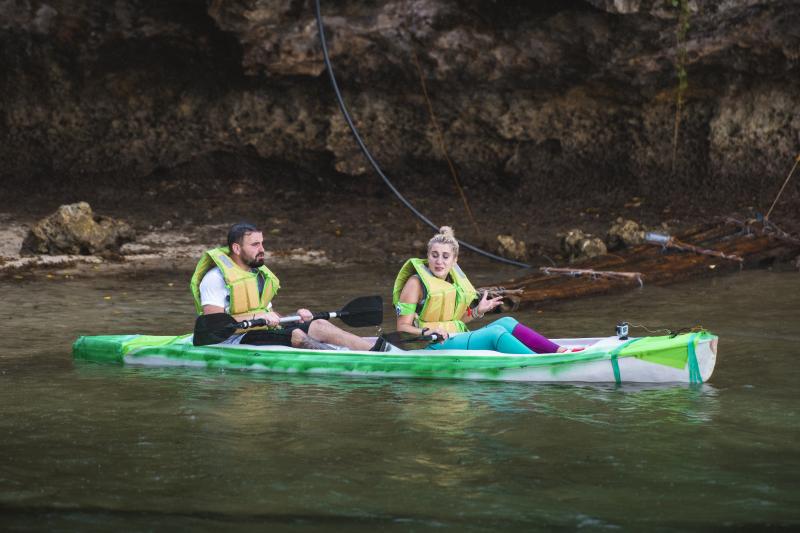Adda a făcut un atac de panică! Apele învolburate au terifiat-o pe concurentă! „Dau cu vâsla de pământ, calmează-te”