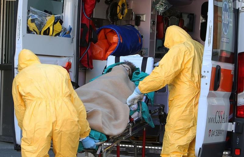 Româncă diagnosticată cu coronavirus! Femeia a sunat la Ambulanță, dar medicul a venit după câteva zile