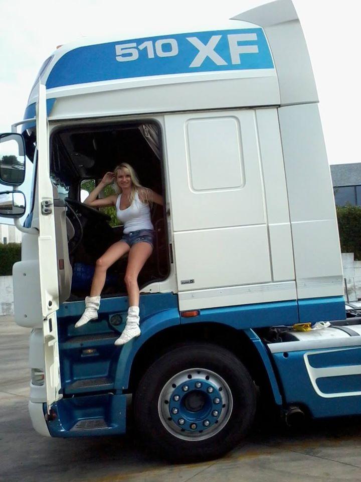 Crina sfidează coronavirusul! Românca șofer de TIR duce, zilnic, mâncare italienilor din zonele cele mai afectate de COVID-19