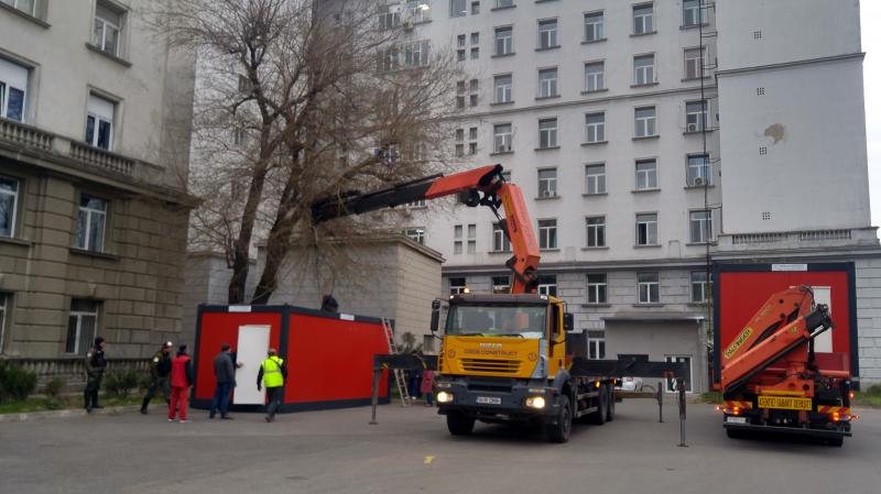 Fundația Dan Voiculescu a dotat Spitalul Fundeni cu unități mobile de triaj pentru pacienții suspecți de coronavirus