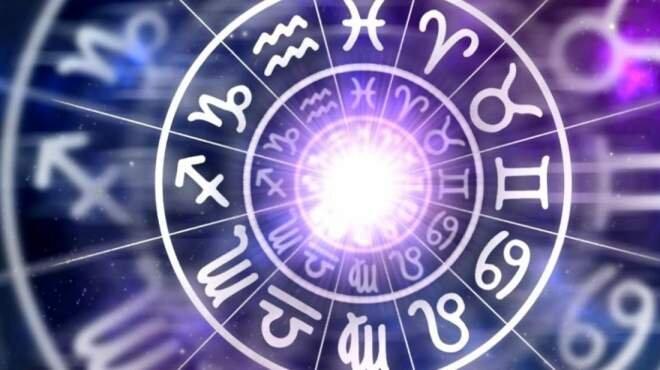 Horoscopul zilei, 10 aprilie 2020. Zodiile care au probleme financiare