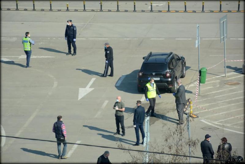 “Pregătiţi-vă că plecaţi până la urmă!” Reacția românilor strânși pe aeroportul din Cluj când au aflat că sunt lăsați să plece la muncă în Germania