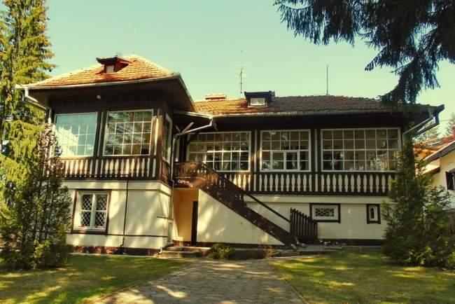 Poți lua casa-muzeu Brâncuşi sau vila de protocol a lui Ceaușescu, la preț de apartament! Cât valorează