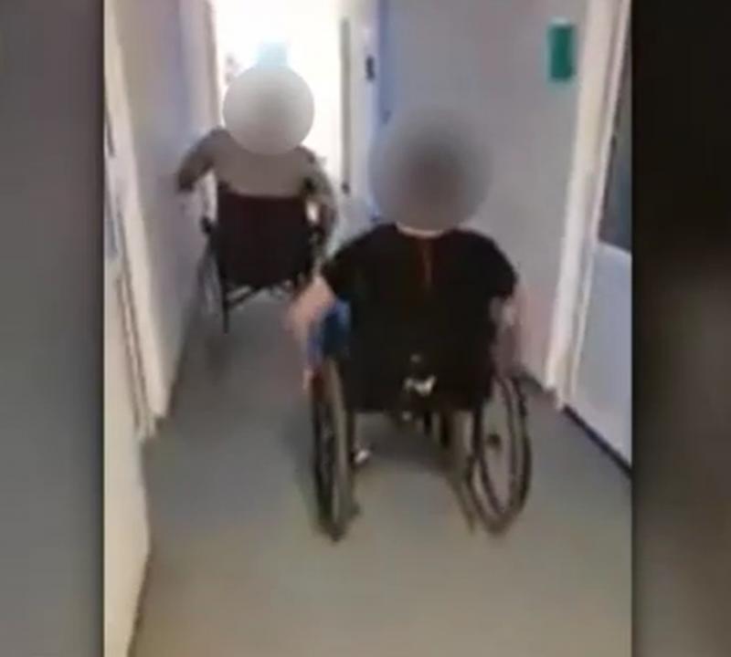 Pacienți cu Covid-19, întrecere cu cărucioarele pe holurile spitalului din Giurgiu! Imaginile au devenit virale