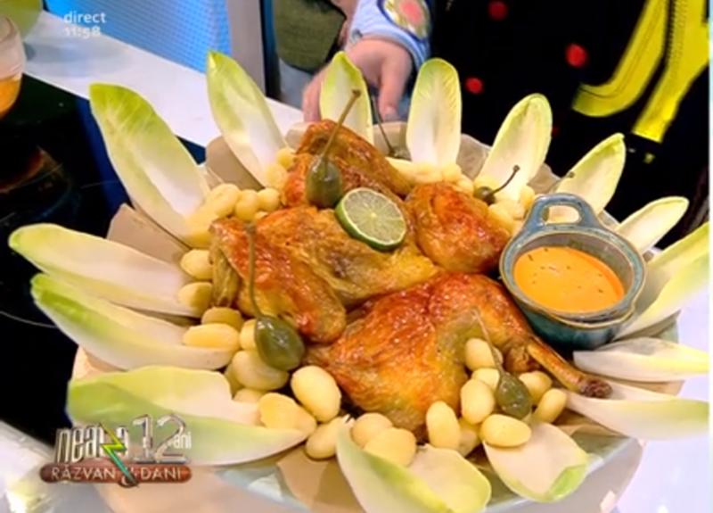 Ce putem pune pe masa de Paște dacă nu consumăm carne de miel? Friptură de pui cu sos de ardei