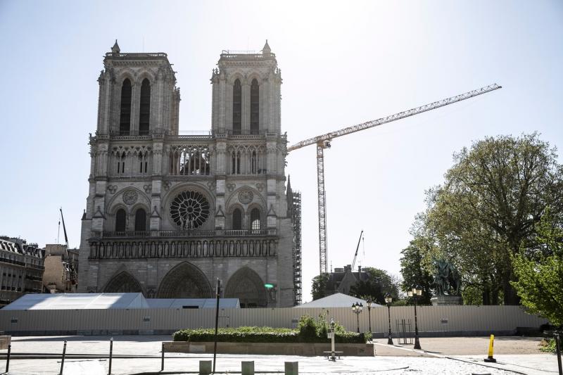 Catedrala Notre-Dame, în pericol! Cum arată, la un an de la incendiu! S-a luat o pauză de la lucrări! Galerie foto  