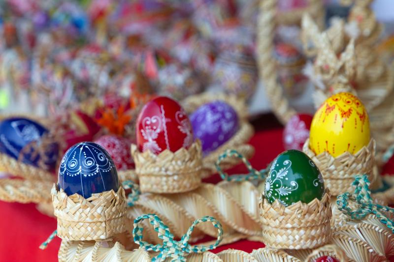 Cum vopsești ouăle de Paște, astfel încât culoarea să iasă perfectă. Tradiția din Joia Mare respectată de toate gospodinele