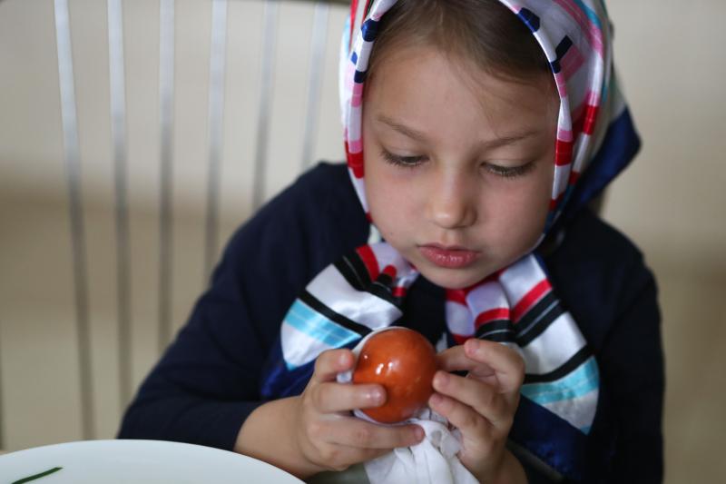 Cum vopsești ouăle de Paște, astfel încât culoarea să iasă perfectă. Tradiția din Joia Mare respectată de toate gospodinele