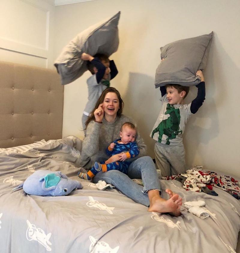 „NU! N-am 16 ani, ci 30! DA, am trei copii!!”. Valeria este confundată cu sora copiilor ei! A dezvăluit trucurile prin care își menține tinerețea - FOTO