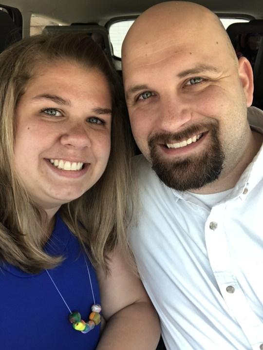 A ajuns la spital cu dureri cumplite de spate. O jumătate de oră mai târziu, ținea un bebeluș în brațe. Al ei: „Am văzut groaza pe chipul soțului meu”