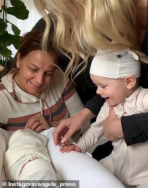 O femeie infectată cu noul coronavirus a devenit mamă în timp ce se afla în comă, iar acum și-a dus copilul acasă: ”Viața e frumoasă, trebuie să găsim binele în orice experiență!”