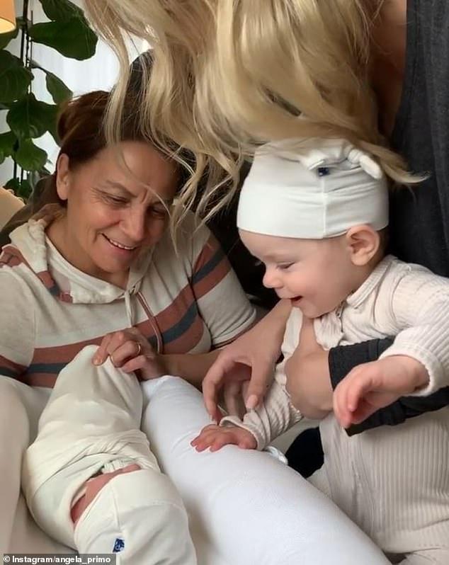 O femeie infectată cu noul coronavirus a devenit mamă în timp ce se afla în comă, iar acum și-a dus copilul acasă: ”Viața e frumoasă, trebuie să găsim binele în orice experiență!”