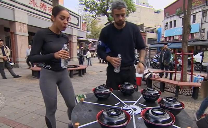 „Zeamă de gunoi cu mortăciune”. Ruleta mâncărurilor horror i-a pus la pământ pe finaliștii Asia Express! Speak și Ștefania, scandal uriaș: „Taci, că nu mai pot”