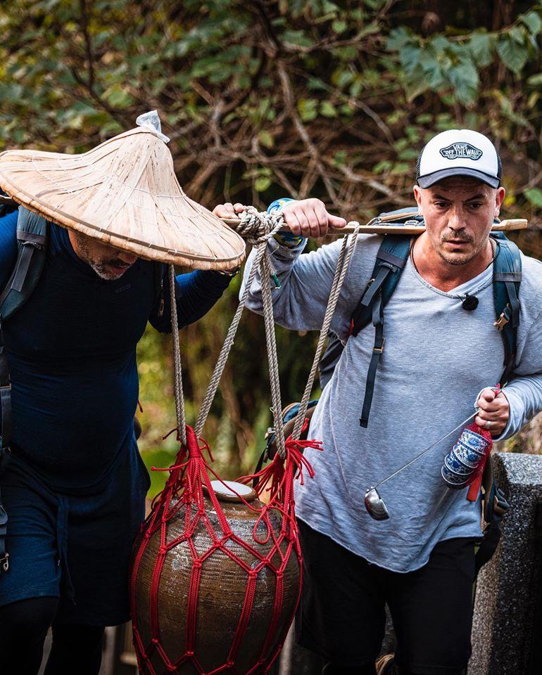 Cranii, viermi și canibali, tot ce nu s-a văzut la Asia Express! Ce a trăit cu adevărat Răzvan Fodor:" Am fost mușcat de niște viermi, am avut picioarele pline de răni"