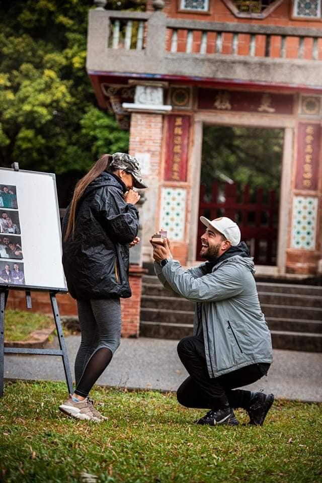 Cum arată inelul de logodnă oferit de Speak Ștefaniei! Mesajul postat alături spune tot! Foto