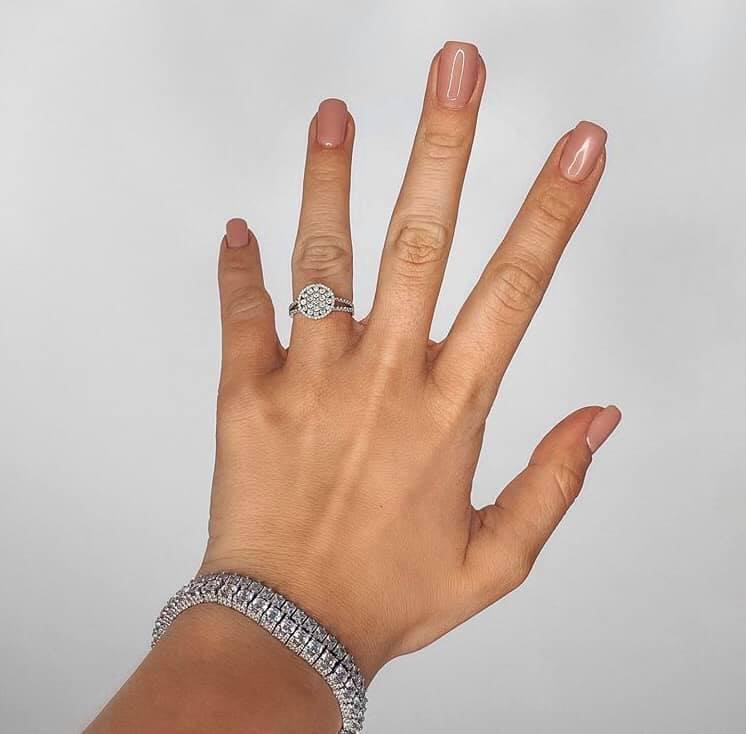 Cum arată inelul de logodnă oferit de Speak Ștefaniei!  Mesajul postat alături spune tot! Foto