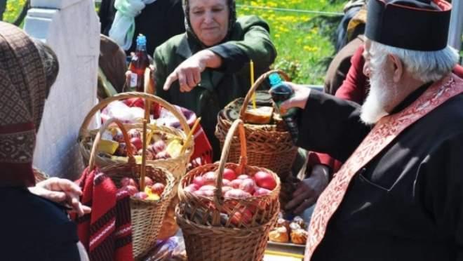 Cruce neagră în calendarul ortodox, 27 aprilie: Paștele Blajinilor, ritualurile pentru pomenirea celor adormiți