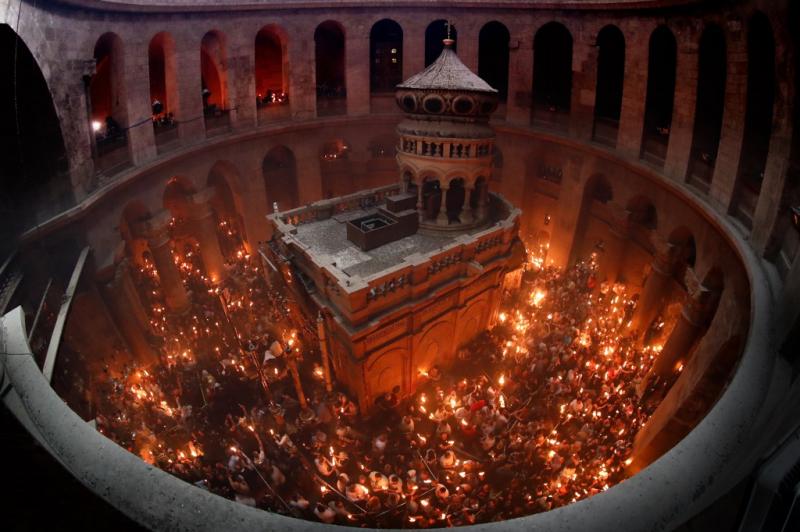 Anunț pentru creștinii români! Ce se întâmplă cu Lumina Sfântă de la Ierusalim, din cauza epidemiei de coronavirus