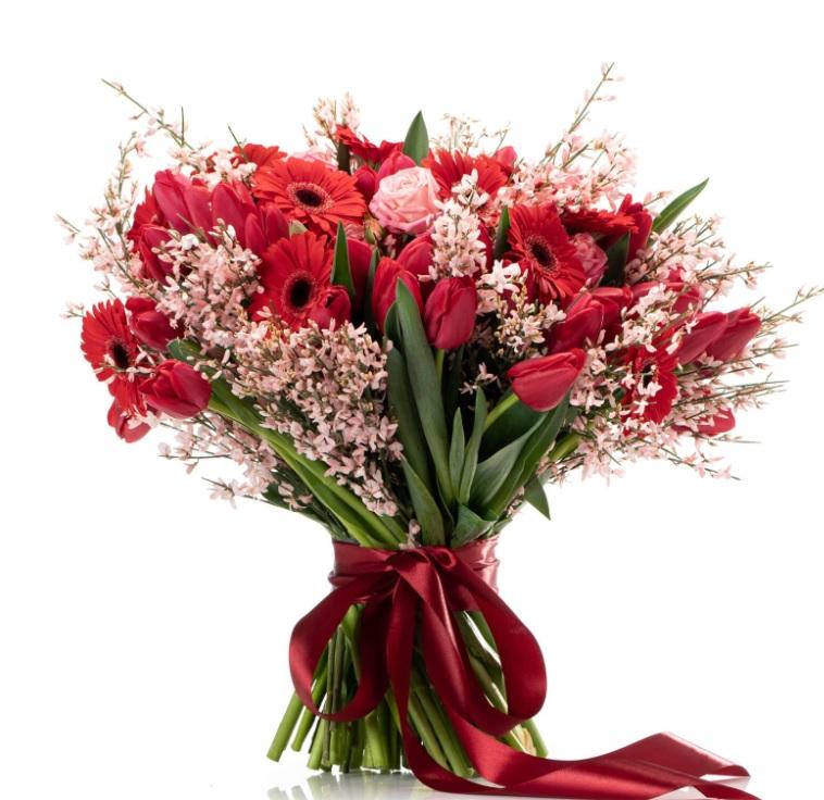 Vrei să dăruiești buchete de flori în perioada această? Iată recomandările noastre!