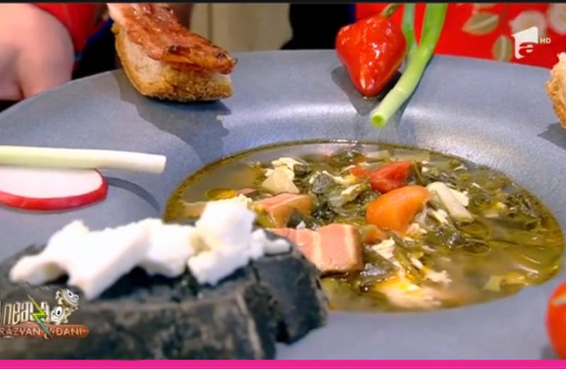 Rețetă de Ciorbă țărănească de spanac cu afumătură - rețeta lui Vlăduț de la neatza cu Răzvan și Dani