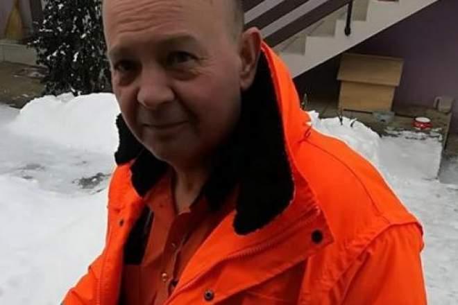 „Așa îi cinstim memoria”. Lacrimi și sirene ce au răsunat în toată țara pentru ambulanțierul din Suceava, mort de Covid-19