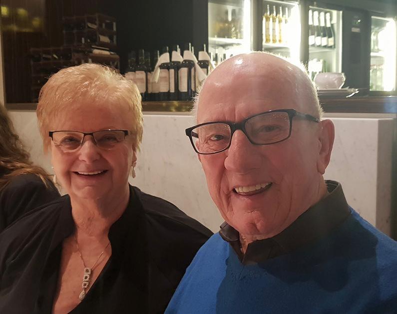 Familie îngenuncheată de durere de coronavirus. Doi frați și-au pierdut patru bunici rând pe rând, în mai puțin de două luni: ”E de neimaginat, trăim un coșmar!”